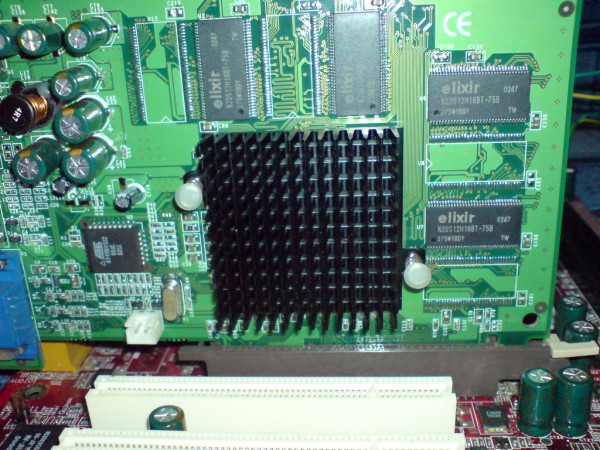 Widok zamontowanej karty AGP