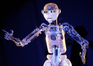 Robot RoboThespian zabawi publiczno