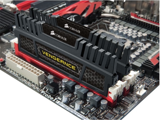 Corsair Vengeance 8GB DDR3 pomog zbudowa 32 GB ramu
