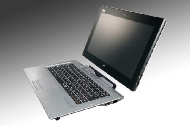 Fujitsu Stylistic Q702 tablet co staje si laptopem