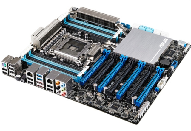 ASUS P9X79-E WS  ze wsparciem dla 4-Way SLI