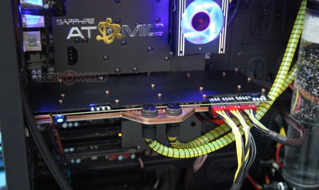 Sapphire Radeon HD 7990 Atomic chodzony ciecz