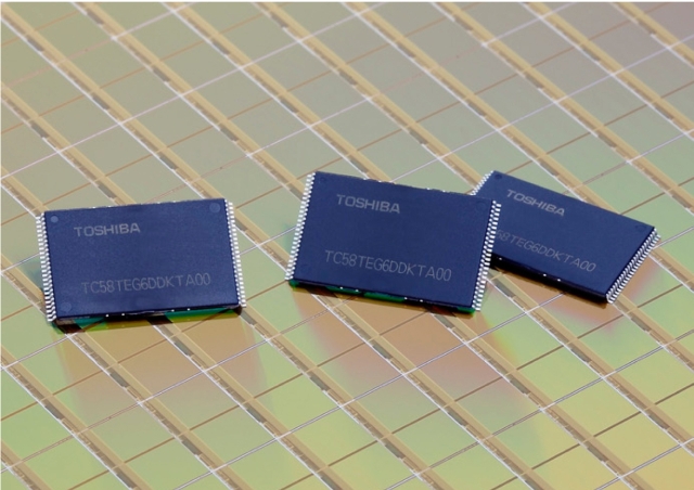 Toshiba rozpoczyna masow produkcj ukadw NAND Flash nowej generacji