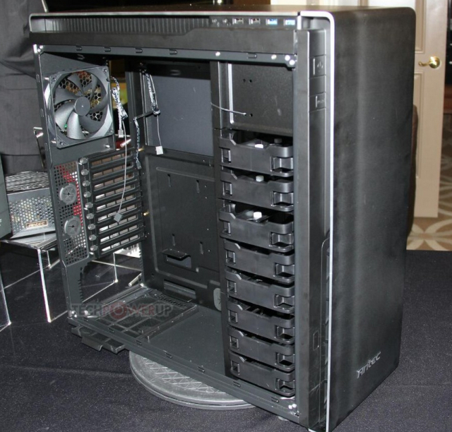 Antec pokaza flagow obudow P380 