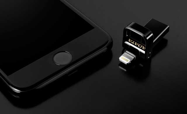 Wyjtkowy pendrive ADATA AI920 Jet Black