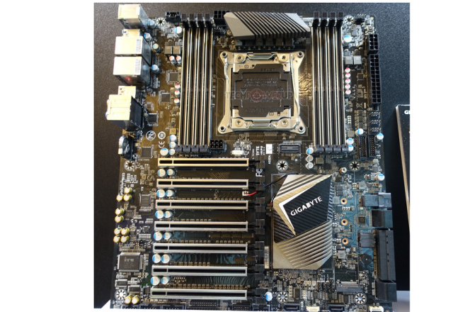 Pyta Gigabyte C422-WS ze wsparciem dla procesorw Core i Xeon