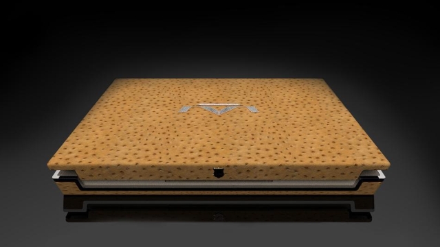 Wysadzany diamentami luksusowy laptop Luxury Luvaglio
