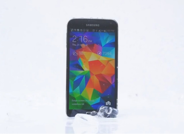 Samsung wyzywa konkurentw na Ice Bucket Challenge