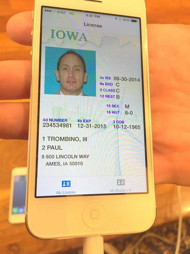 Stan Iowa zastpi prawo jazdy aplikacj na smartfona