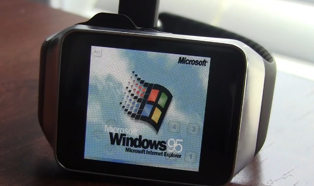Windows 95 zainstalowany na inteligentnym zegarku