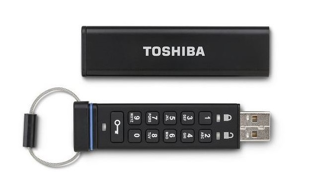 Pendrive Toshiba z fizyczn klawiatur