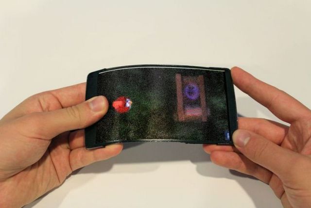 HoloFlex elastyczny smartfon ze stereoskopowym ekranem