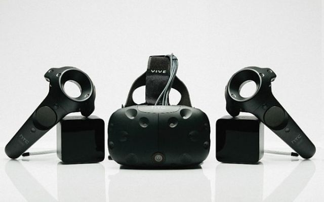 HTC ogasza pre-order na kask HTC Vive