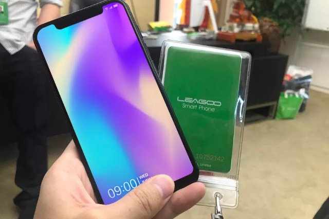 Klon iPhone X za 300 dolarw z Androidem