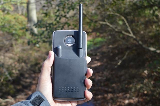 Moto Z z moduem Walkie Talkie